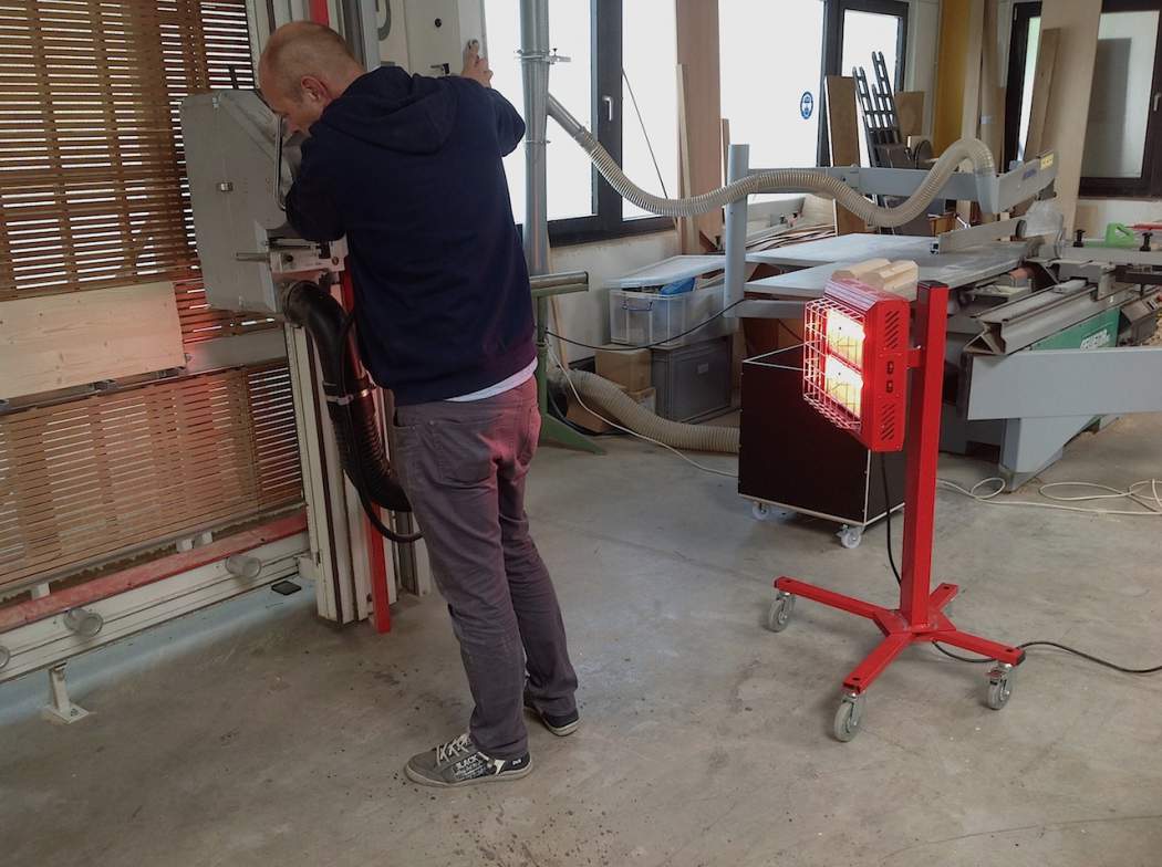 Tansun Spotter Portable Red Infrared Heater Heating Worker Using Machine In Construction Zone